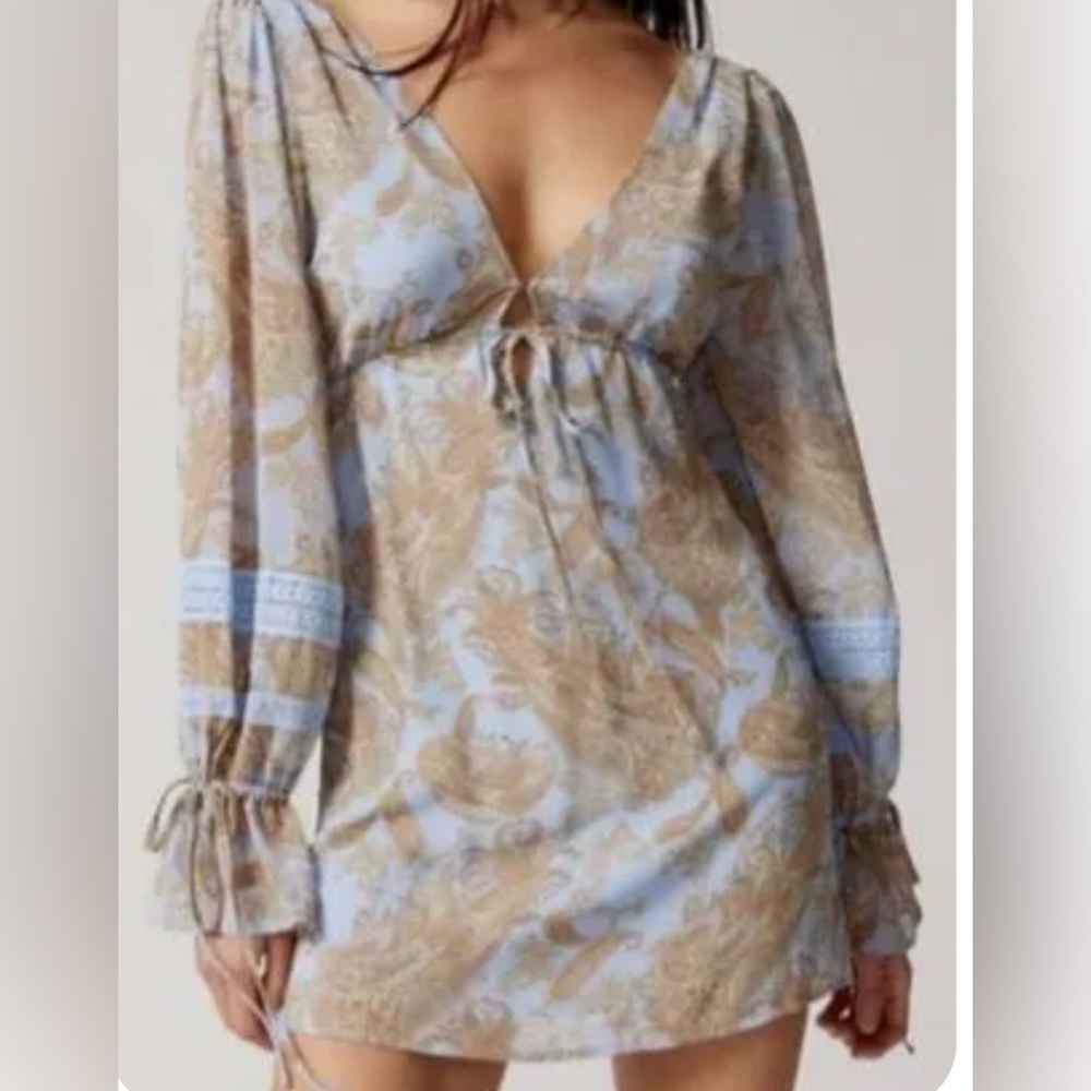 Urban Outfitters Paisley Print Wide Sleeve Dress!
